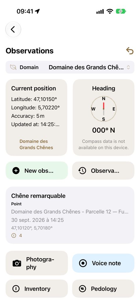 The Observations screen: position and heading at the top, the current observation in the middle, the enrichment actions at the bottom.
